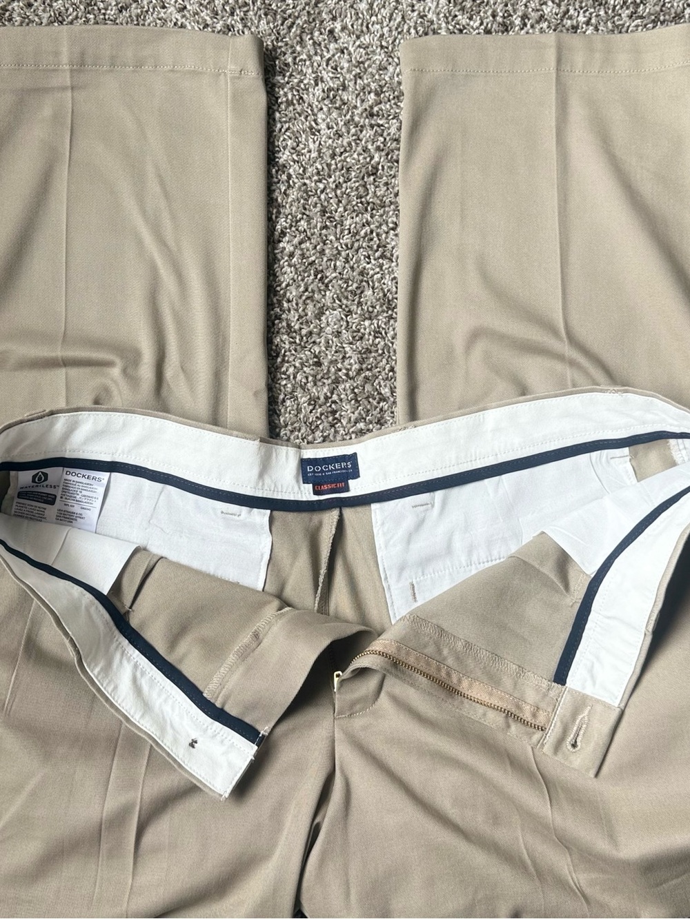 Dockers Men’s Khaki Classic Fit - Light Tan